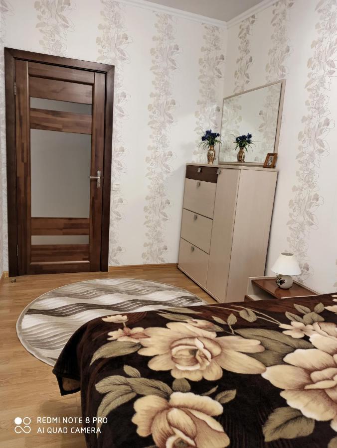 Apartment On Krainego Str 27 Slonim Kültér fotó